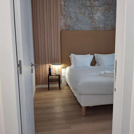 Brand New Anjos Hostel *
