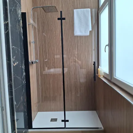Brand New Anjos Albergue