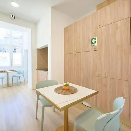 Brand New Anjos Hostel *