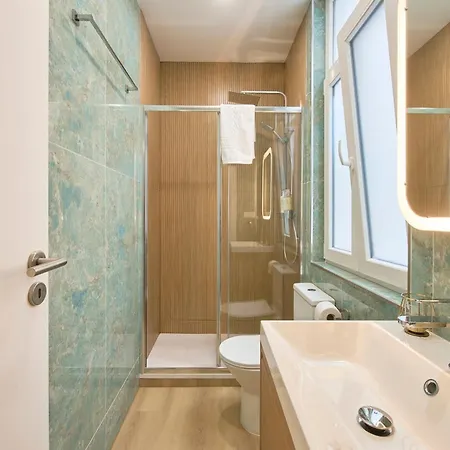 Brand New Anjos Hostel